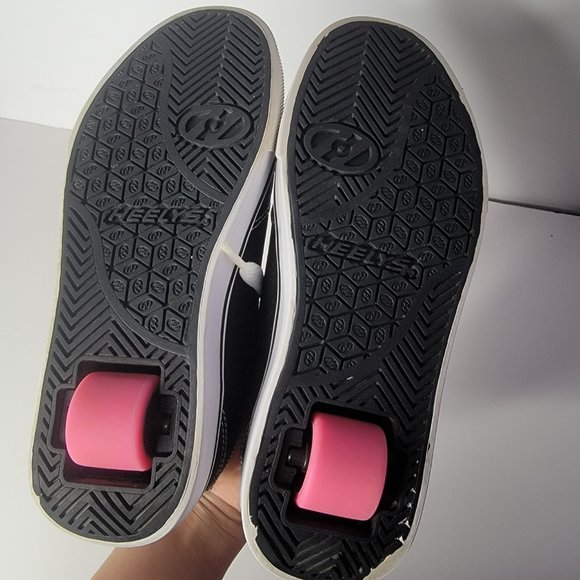 Black And Pink Heelys - Picture 6 of 8